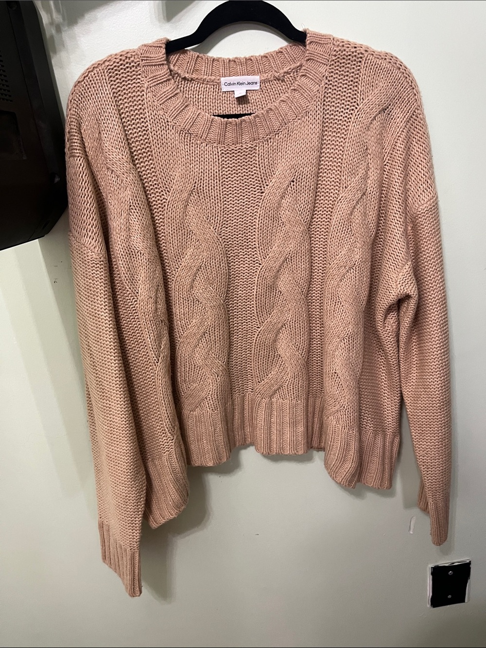 Calvin Klein Jeans Chunky Cable Scoopneck Sweater in Dusty Pink